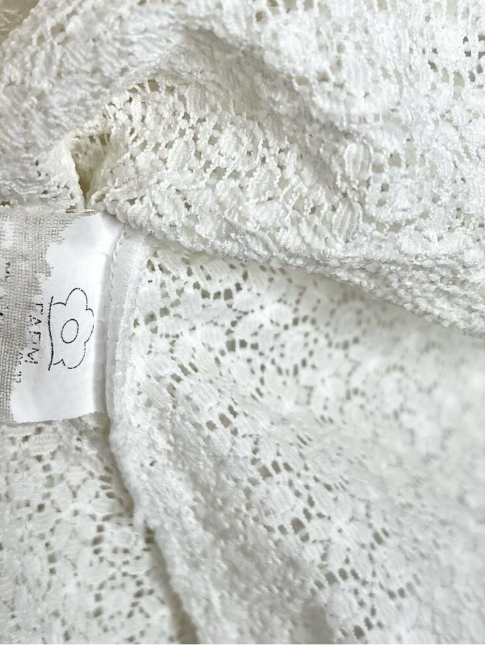 FARM Rio White Eyelet Ruffle Strap Tank - Picture 6 of 8